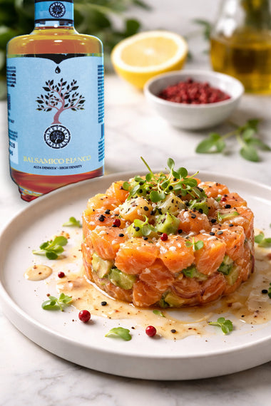 Tartare di salmone e condimento balsamico bianco Acetaia Castelli