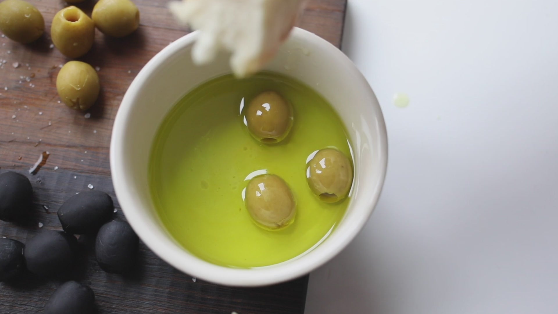 OLIO EXTRA VERGINE DI OLIVA