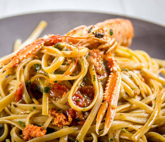 Linguine di Pasta di Canossa con frutti di mare